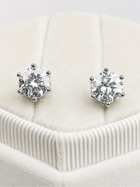 Brilliant Cut 1C Solitaire Moissanite Stud Earrings 925 Sterling Silver